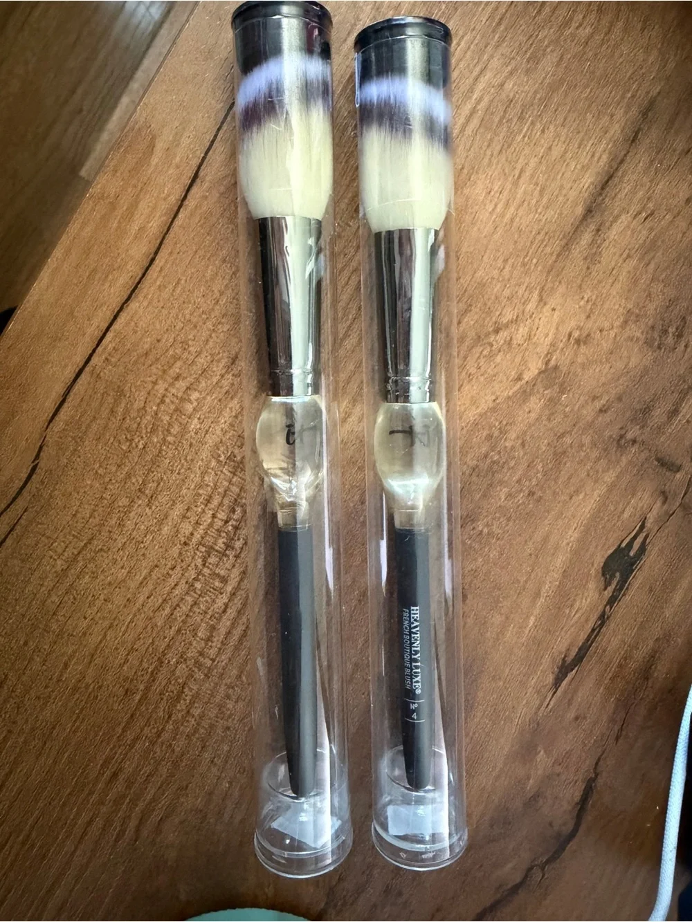 it cosmetics Blush Brush - No. 4 brand new in the box!